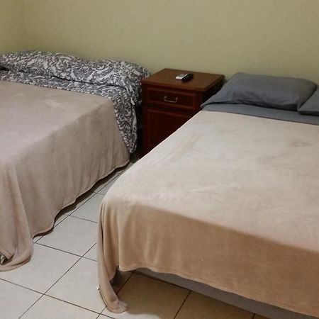 Paramira Apartment Oranjestad Room photo